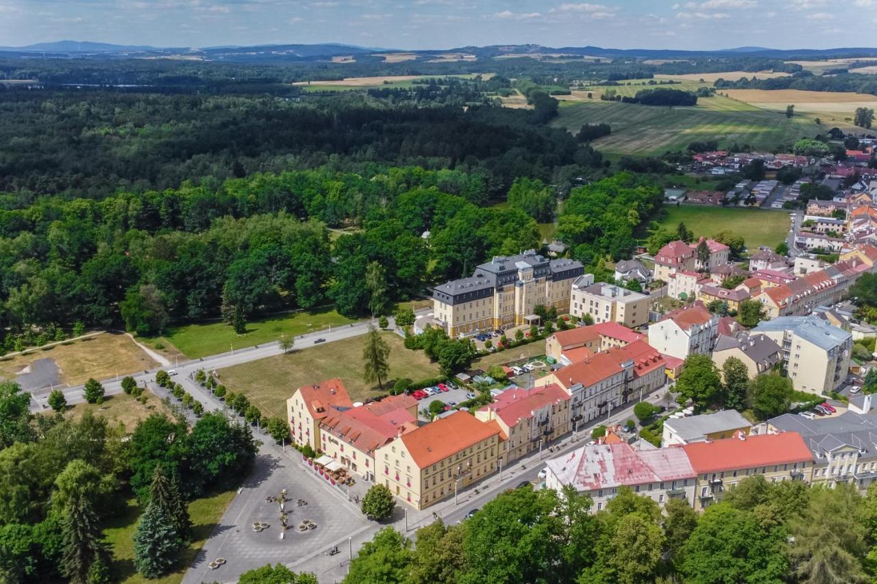 Spa Hotel Centrum Frantiskovy Lazne Bagian luar foto